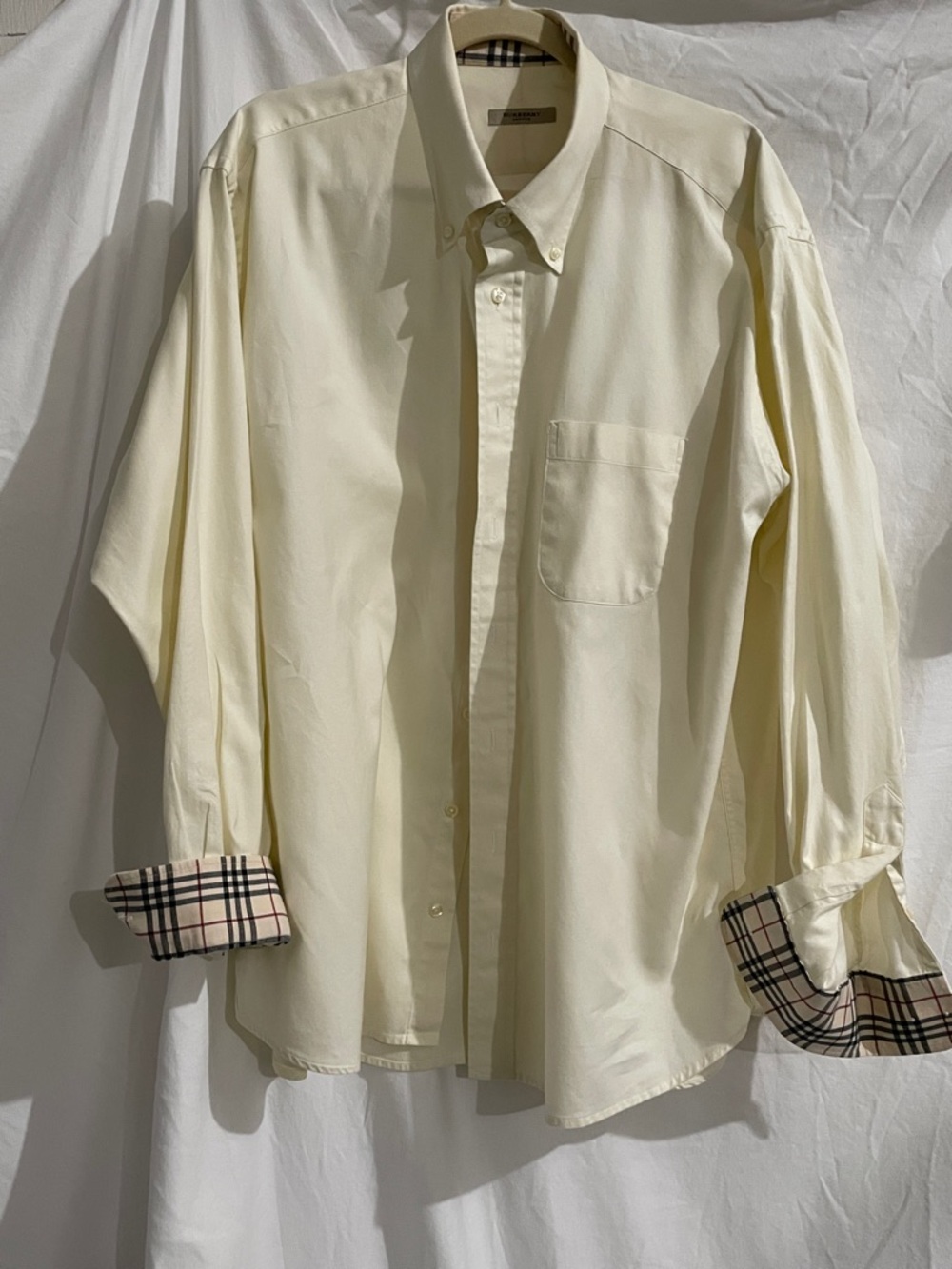Burberry Pale Yellow Button-Down Men's Shirt with Contrast Cuff 100% Cotton
